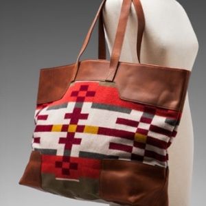 Canyonville Tote by Pendleton Portland Collection